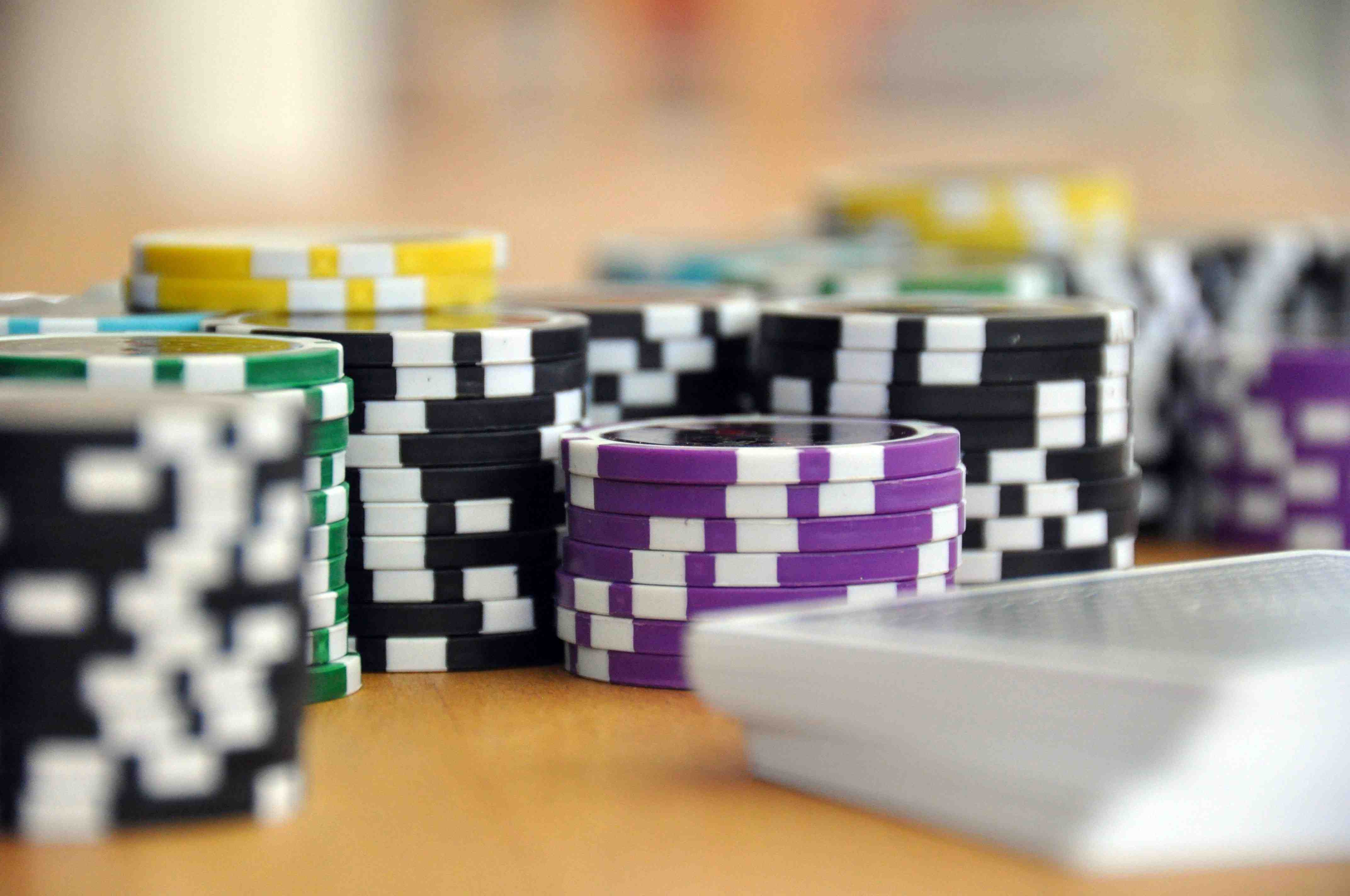 Casino ဂိမ်းလော်ဘီ Table Games — Roulette နှင့် Baccarat ဗျူဟာ